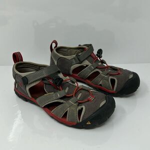 Boys Keen sandals 2 US